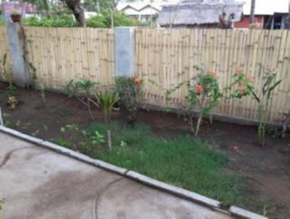 Little Woodstock Homestay Gili Trawangan Esterno foto