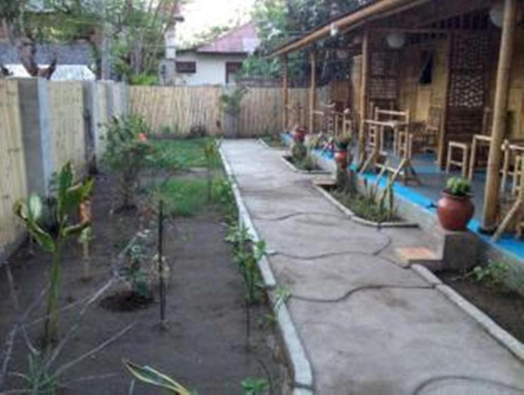 Little Woodstock Homestay Gili Trawangan Esterno foto