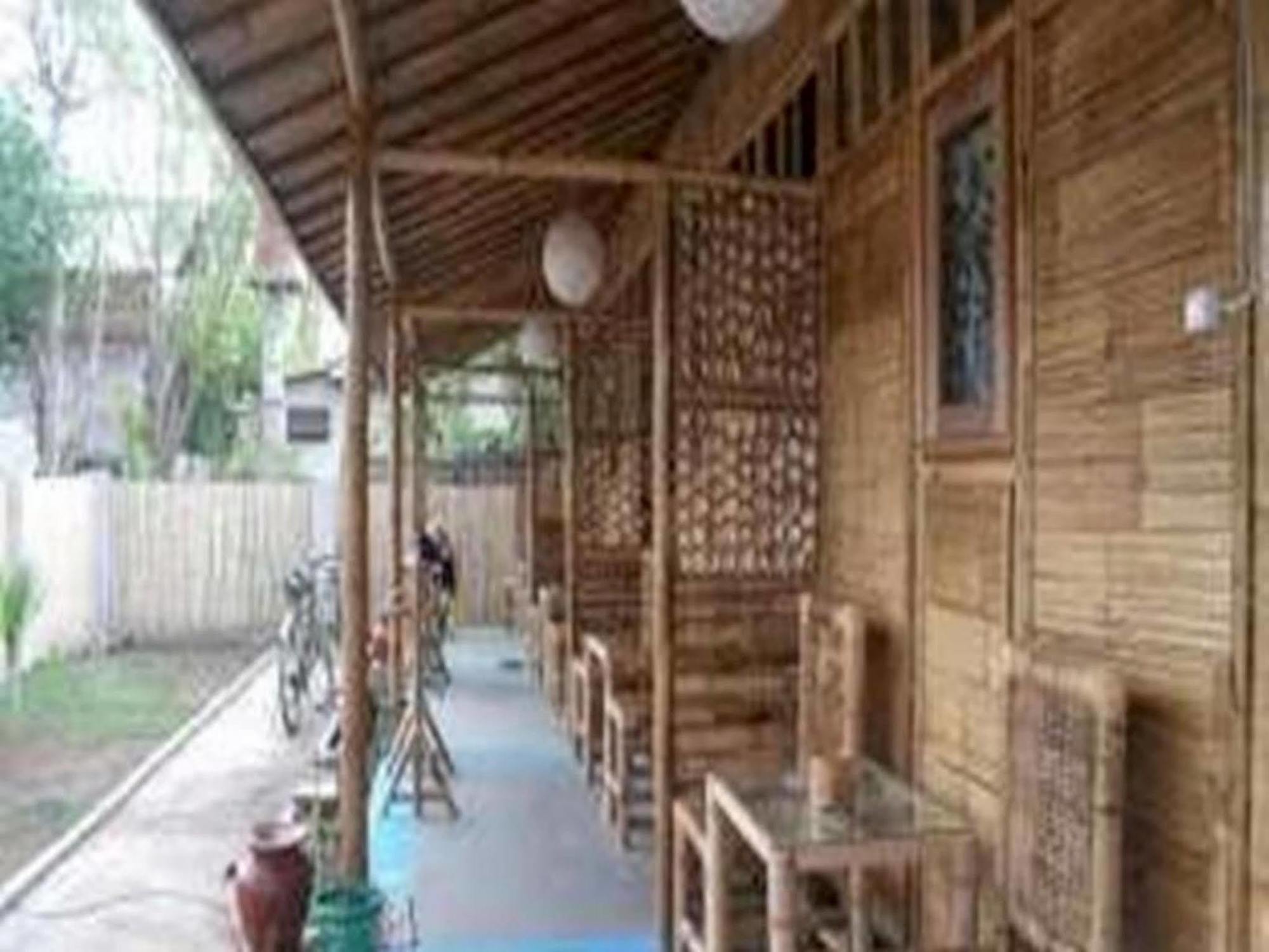 Little Woodstock Homestay Gili Trawangan Esterno foto